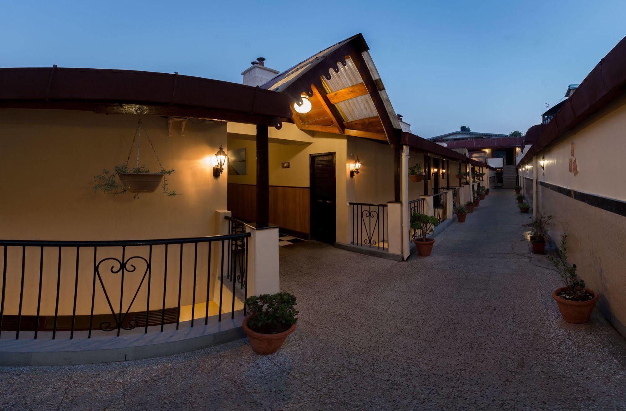 Himalaya Hotel Nainital Esterno foto